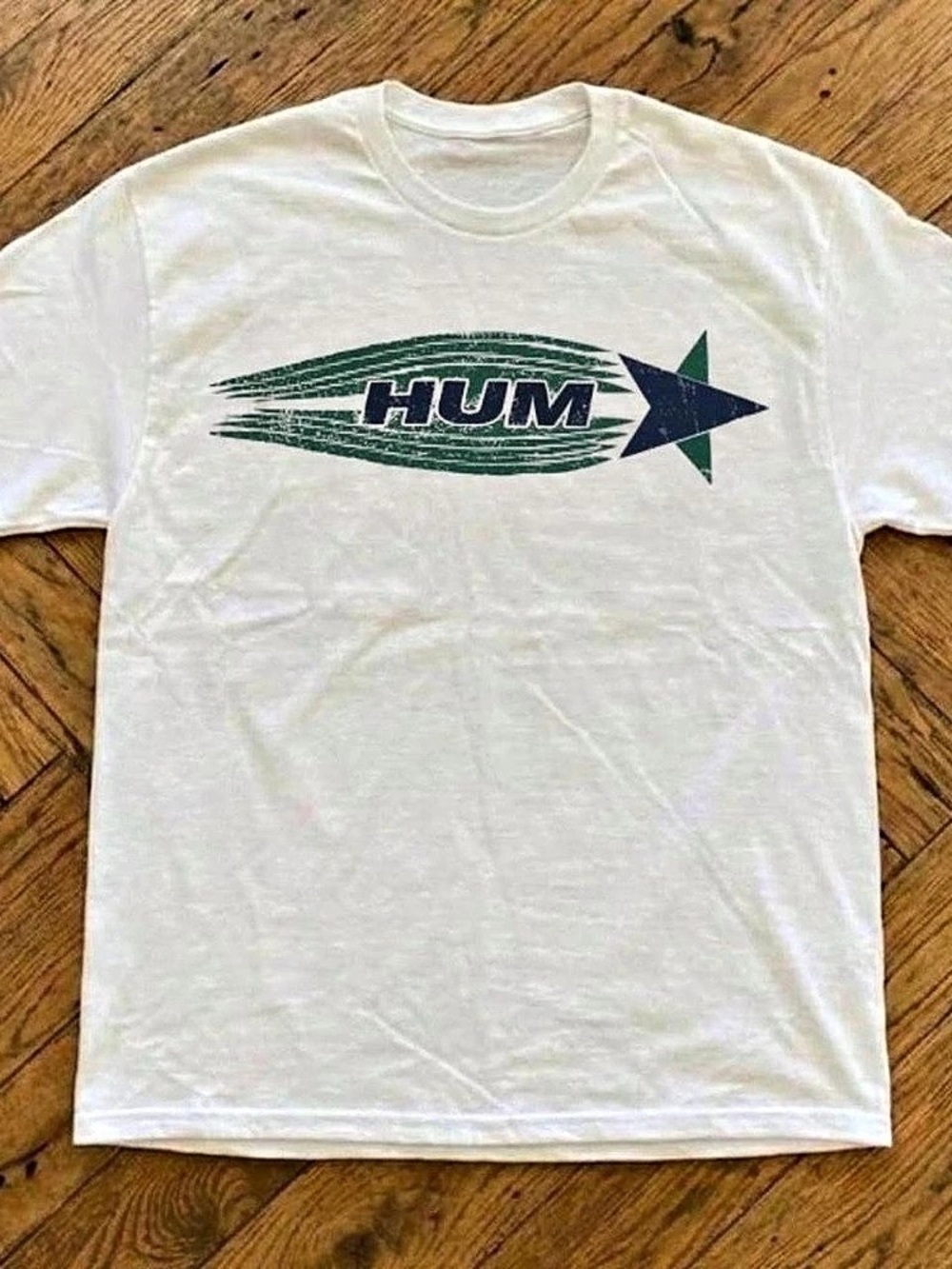 Hum Star T-Shirt Graphic Short Sleeve Tee in White